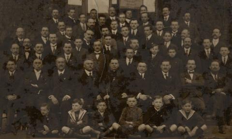 Photo de classe dans une école de garçons de Roubaix, 1920 - source : Gallica-Bibliothèque nationale de Roubaix