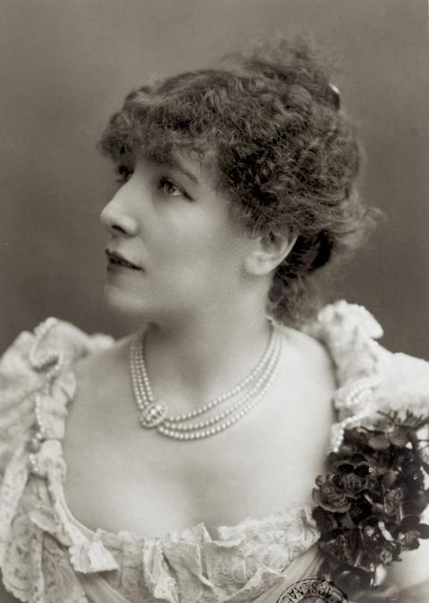 Sarah Bernhardt - source : Gallica-BnF