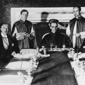 Haine des catholiques sous le Troisième Reich : expression d'un « paganisme » nazi ?