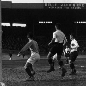 1934 : « Le football, sport ou industrie? », critique acerbe du capitalisme sportif